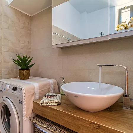 Daire Antonia Traditional Estate Hanya